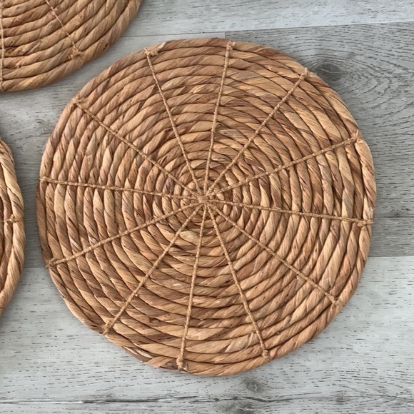 Set of 3 woven straw chargers bohemian coastal‎ home decor table or wall - Picture 2 of 4